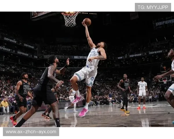 唐斯拿下关键篮板后补篮再收两分，森林狼气势如虹